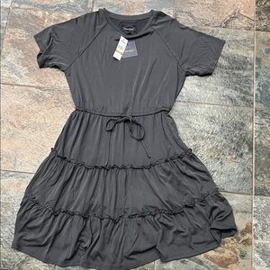 NWT Gray Short Sleeve Tiered Dress